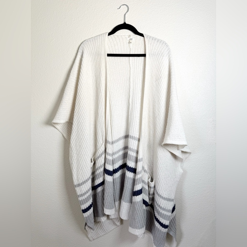 Aerie NWOT White & Gray Poncho Open Cardigan with Front Pockets Women’s Size M